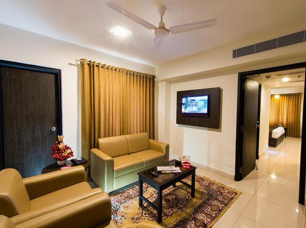 Plaza Hotel Trichy Tiruchirappalli Dış mekan fotoğraf
